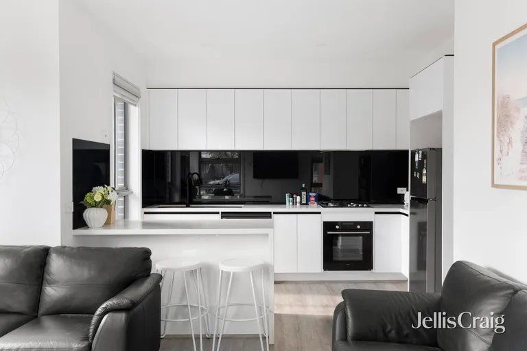 66 Hubert Avenue kitchen